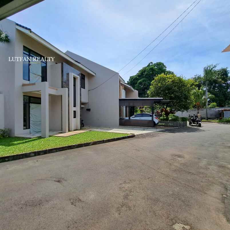 rumah pejaten barat dalam cluster