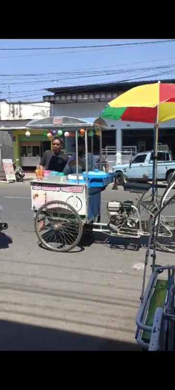 rumah plus toko dijantung kota bondowoso dijual