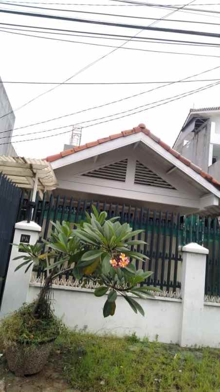 Rumah Second 2 Lt Di Jl Kartika Pinang 3 Pondok Indah
