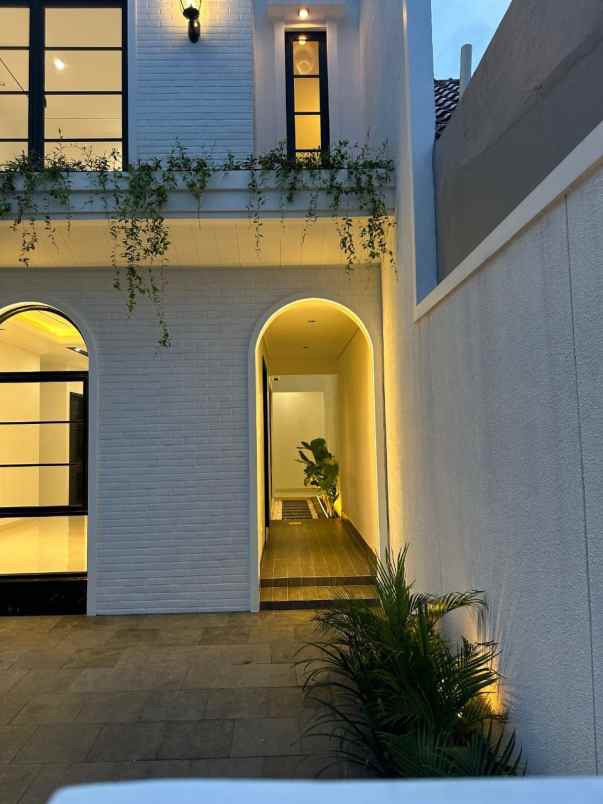 rumah purimas regency minimalis tropis strategis