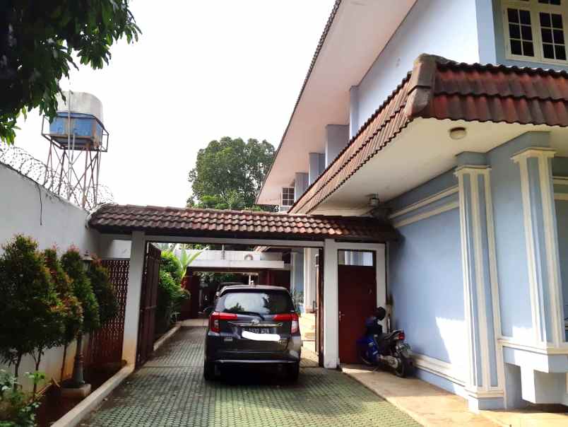 rumah sangat luas asri mampang jaksel