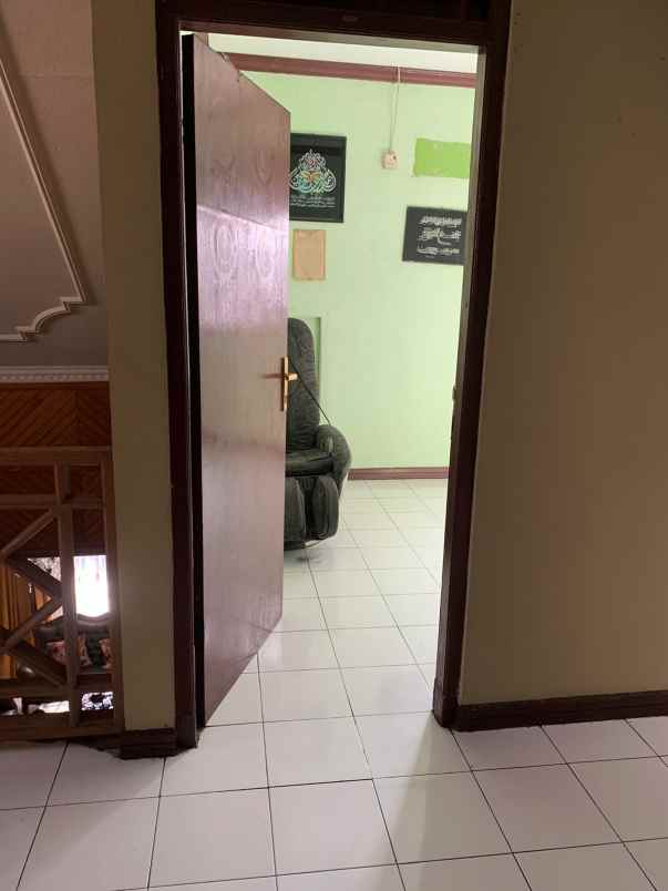 rumah second terawat di depok 2 tengah