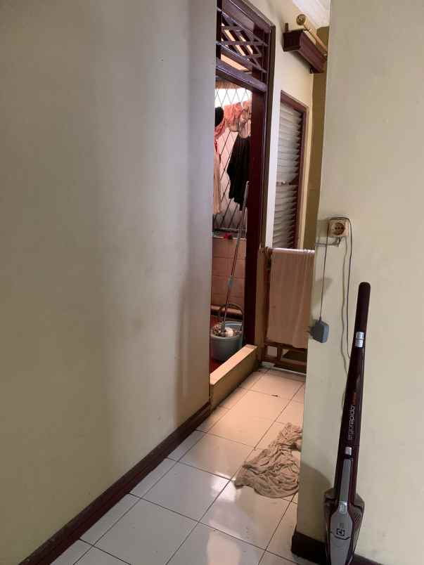 rumah second terawat di depok 2 tengah