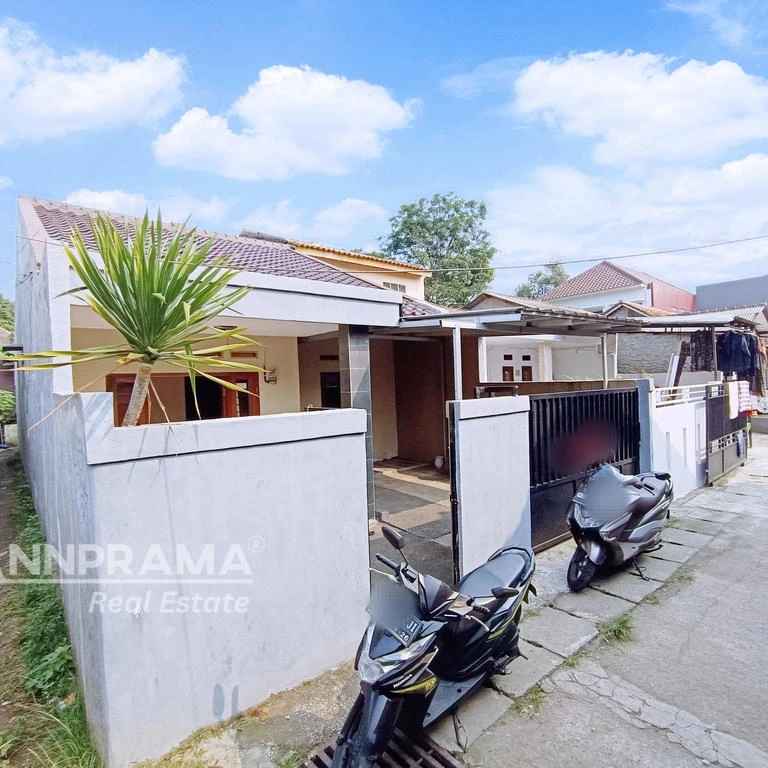 rumah seken lahan luas di rangkapan jaya depok