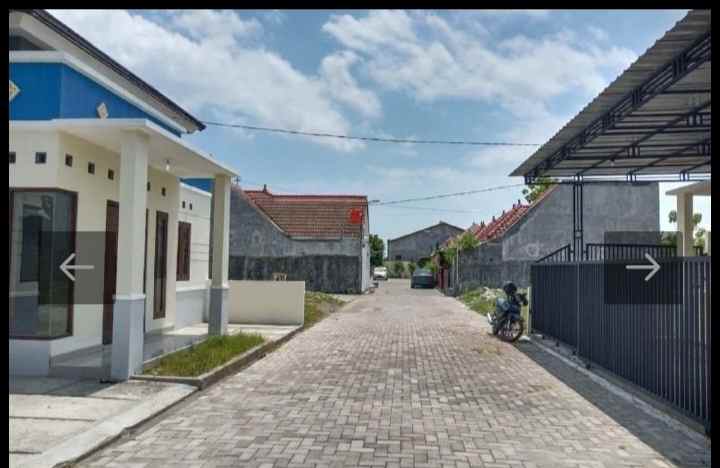 rumah siap huni di j imogiri barat km 7