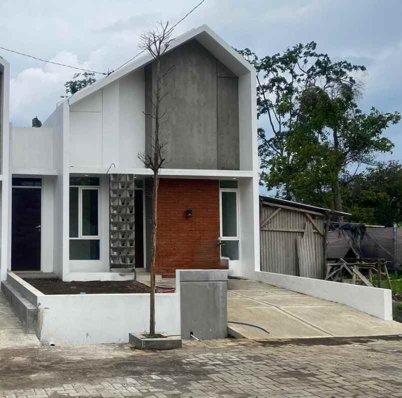 rumah siap huni lokasi merjosari lowokwaru malang