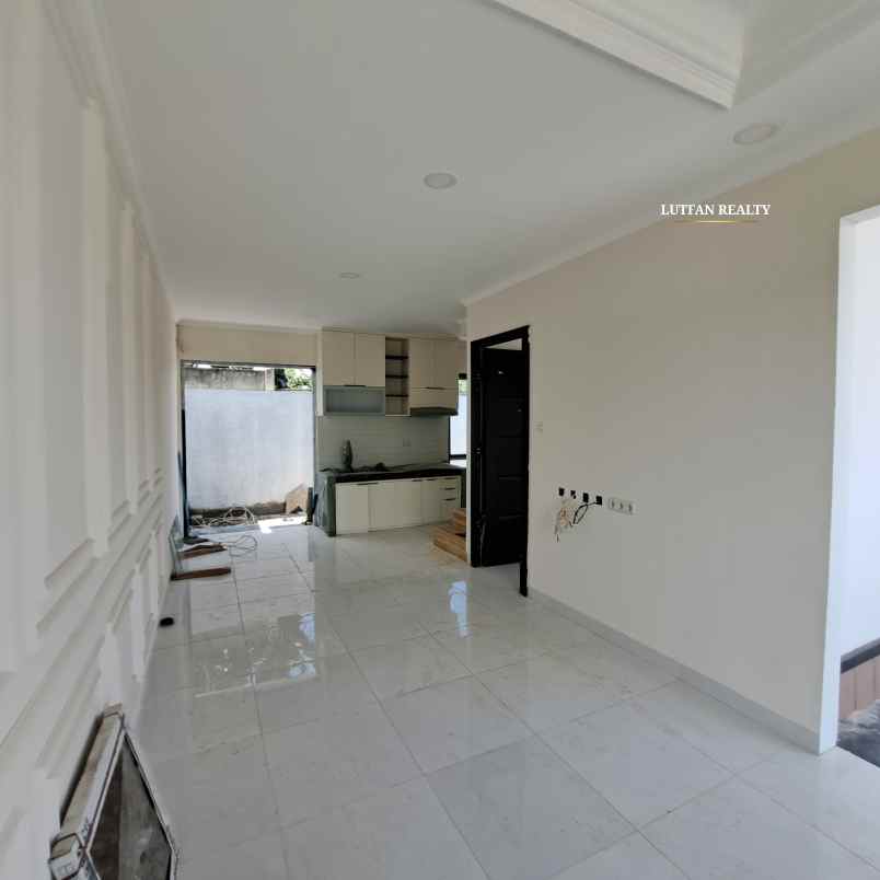 rumah skandinavian modern jagakarsa dalam komplek