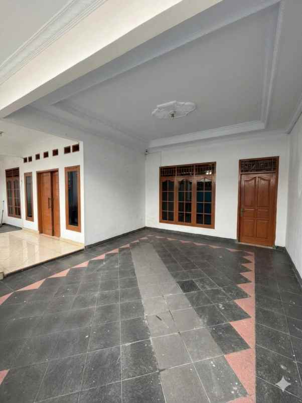 rumah strategis dekat stasiun lrt bekasi timur