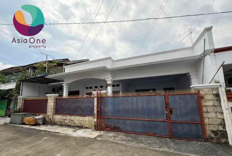 rumah strategis dekat stasiun lrt bekasi timur