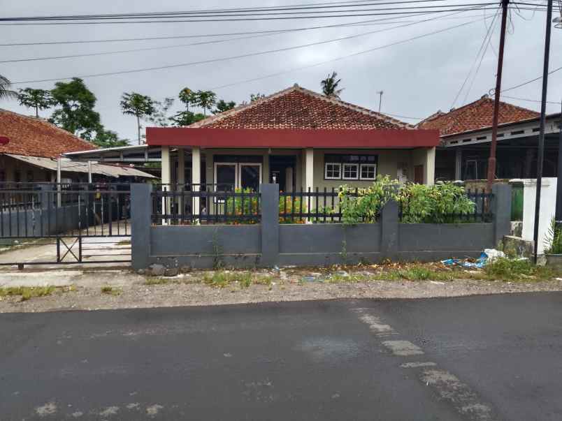 rumah strategis jln cagak subang jawa barat