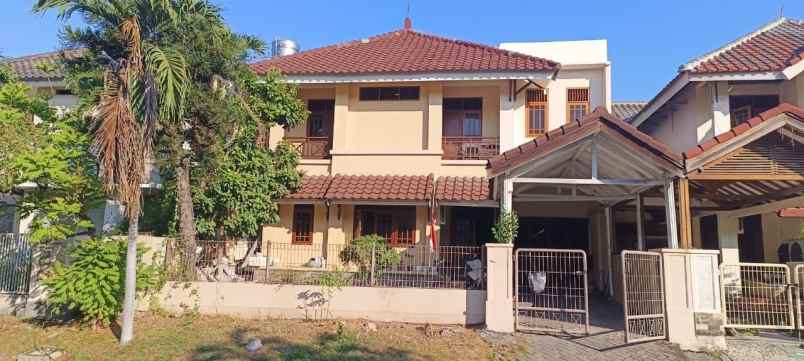 rumah terawat siap huni pakuwon city surabaya timur