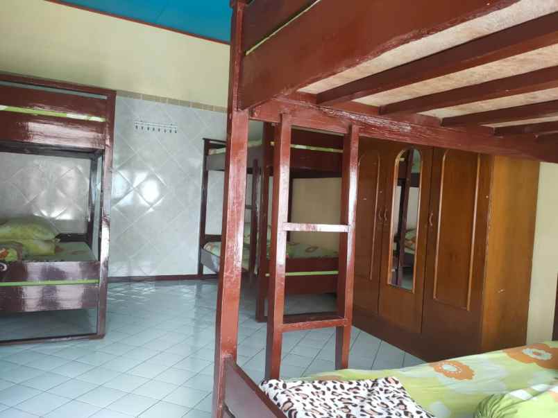 rumah villa tanah super luas di sidomulyo kota batu