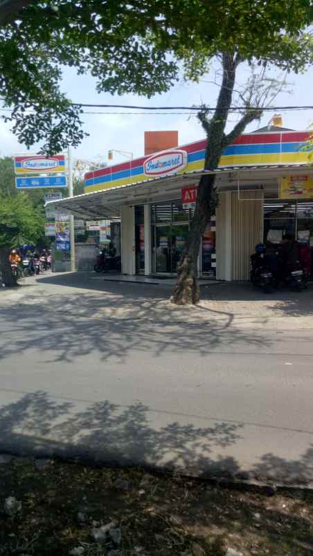 tanah dan bangunan beserta usaha indomaret