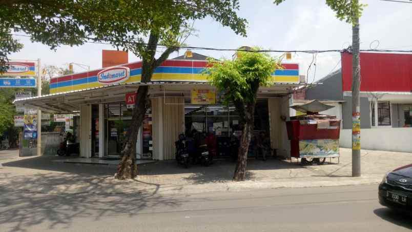 tanah dan bangunan beserta usaha indomaret