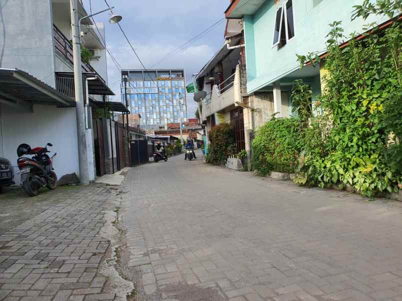 tanah depan kampus uny samirono depok sleman