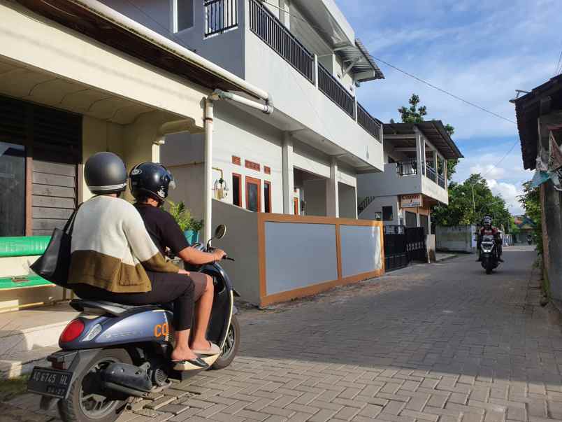 tanah depan kampus uny samirono depok sleman