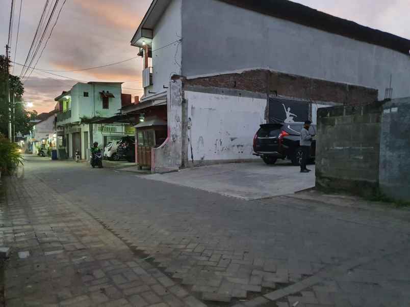 tanah samirono depan kampus uny