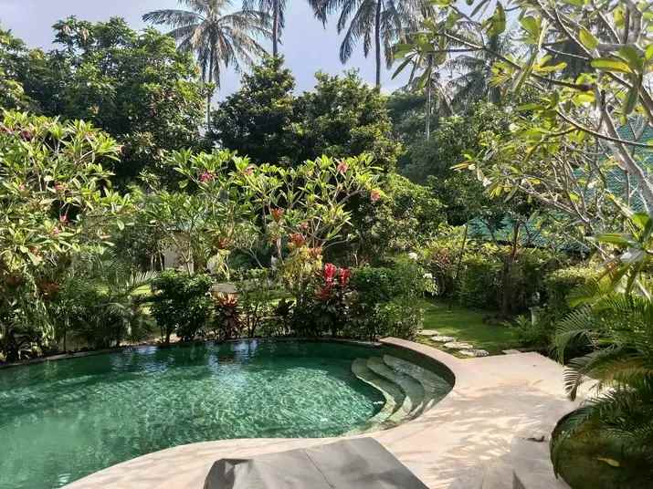 villa dijual cepat lokasi senggigi lombok