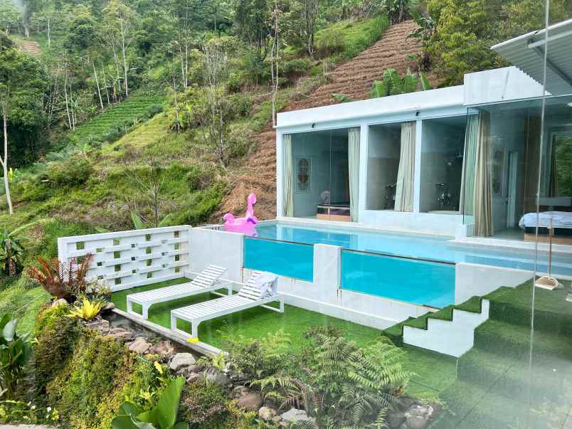 villa mewah 2 lantai utara jembatan kaca kemuning