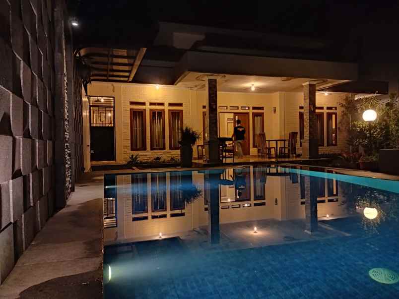 villa nazwa cisarua taman safari puncak