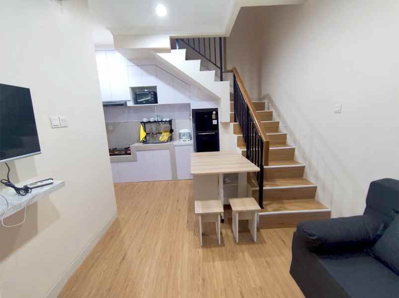 arcadia village rumah hook 5br