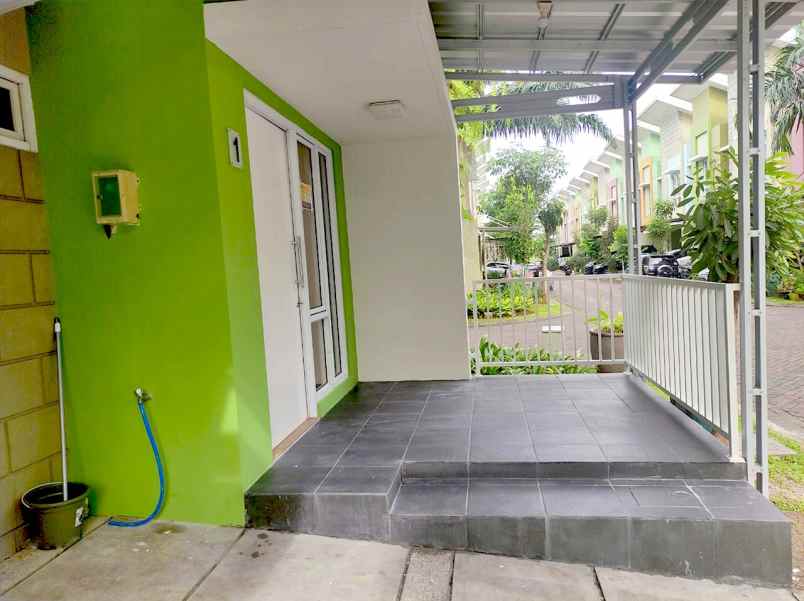 arcadia village rumah hook 5br