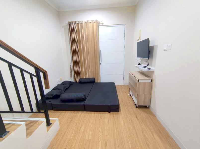 arcadia village rumah hook 5br