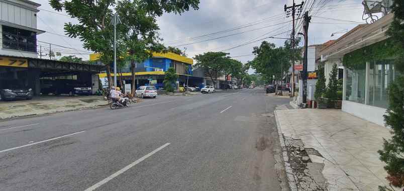 barata jaya bangunan komersial siap pakai