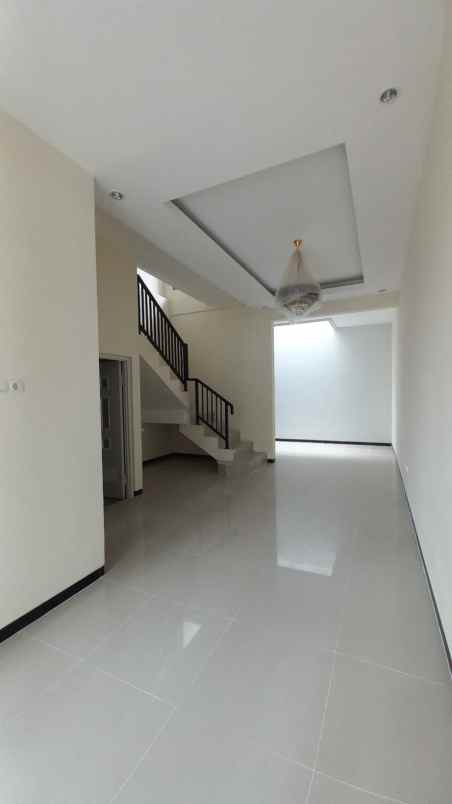 baru minimalis modern rumah ploso timur