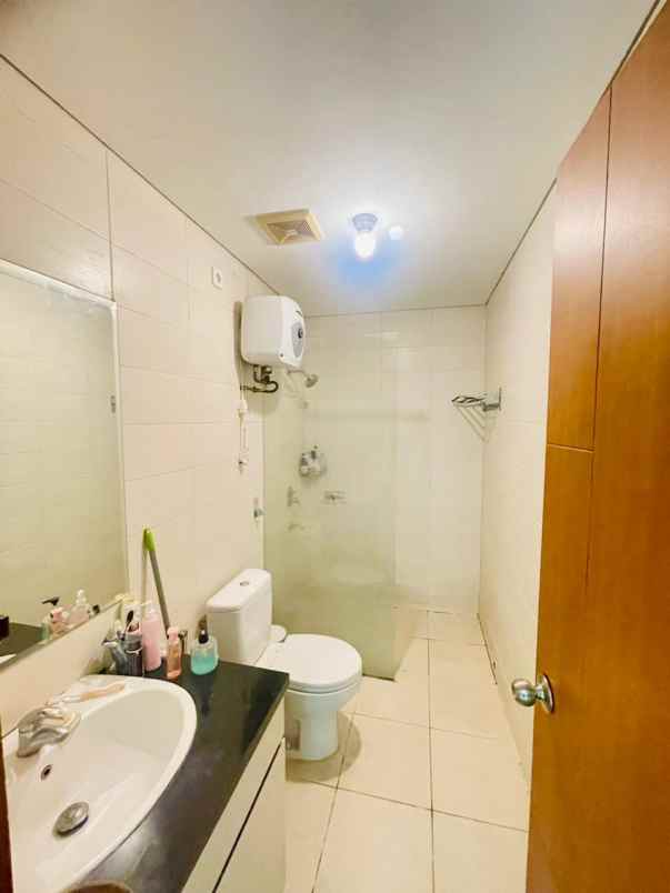 dijual apartemen woodland park residence