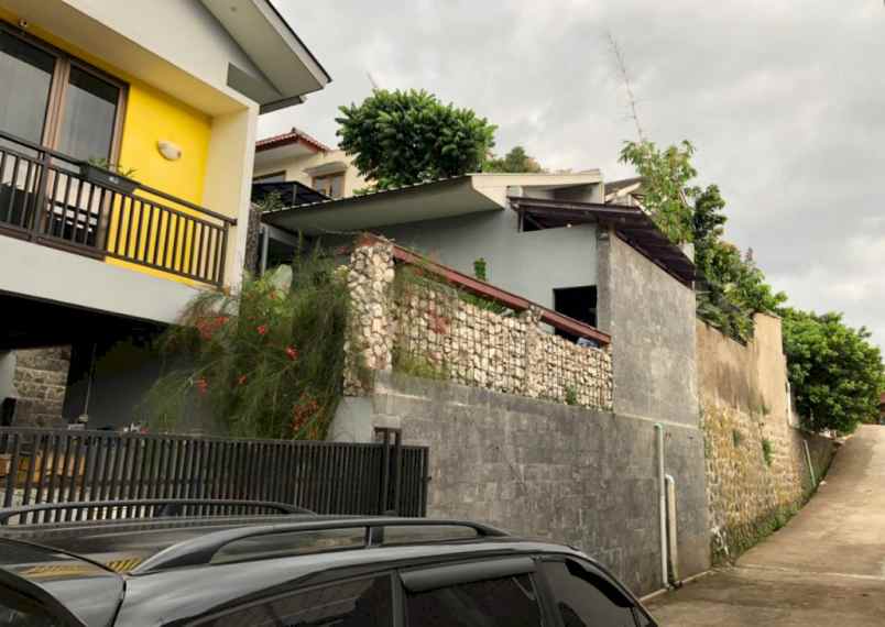 dijual cepat rumah di awiligar cikutra dago bandung