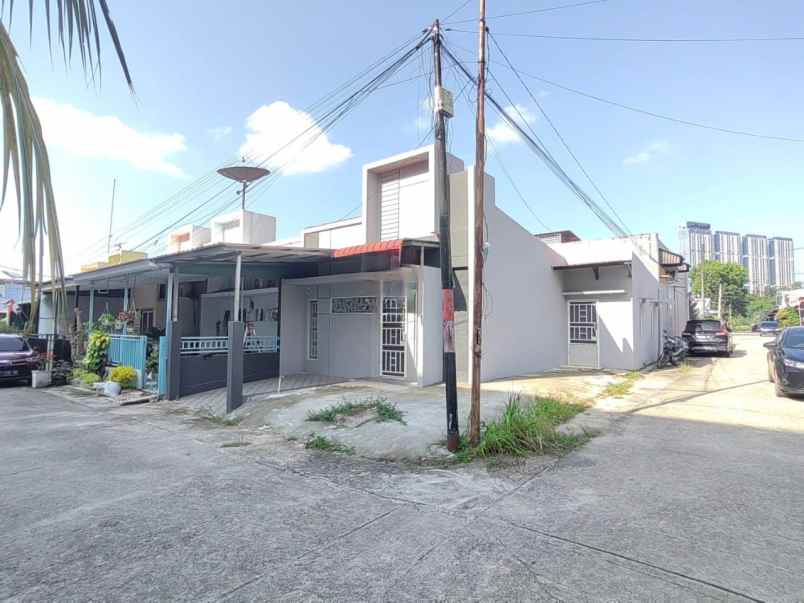 dijual cepat rumah hook di cactus garden batam center