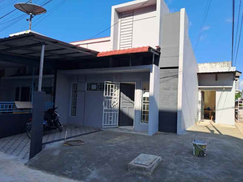 dijual cepat rumah hook di cactus garden batam center