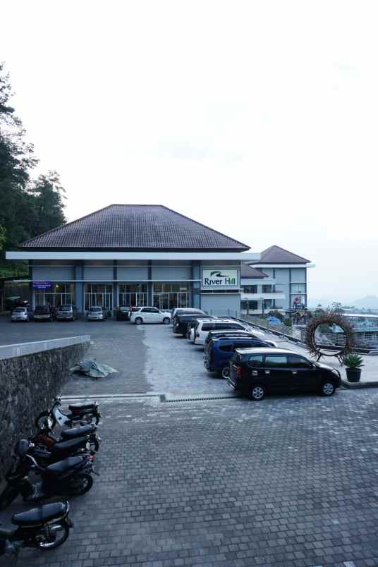 dijual hotel grojogan sewu jalan