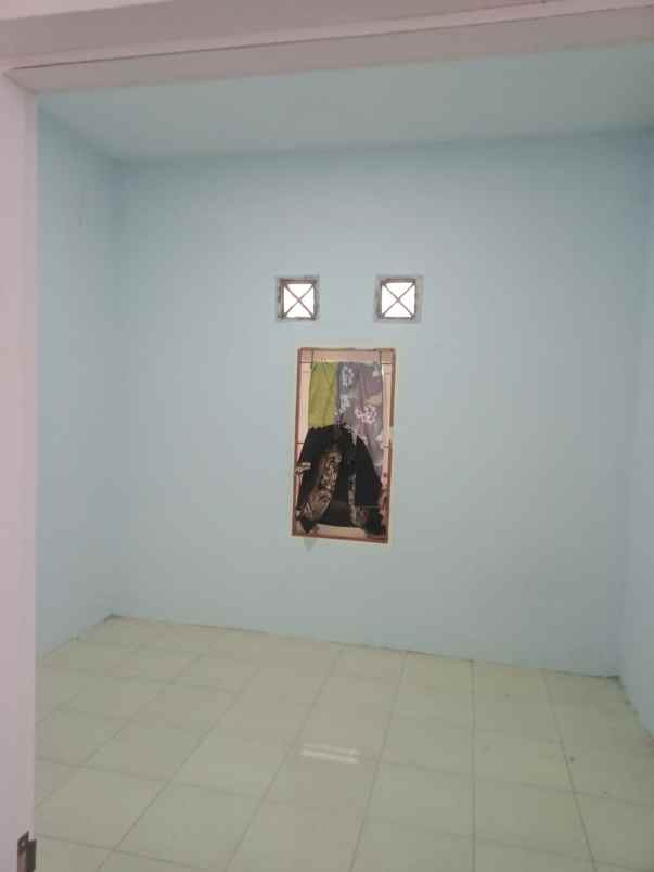 dijual kost jl garuda sakti