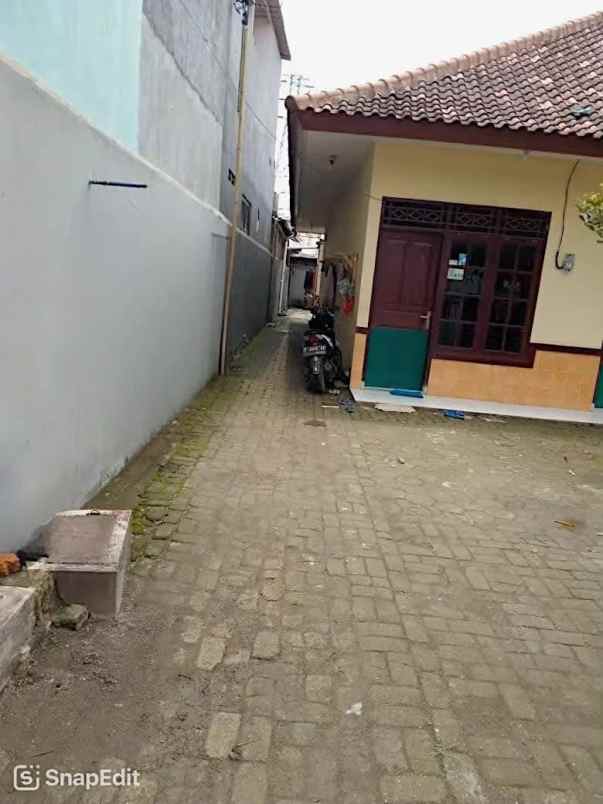 dijual kost jl kapten halim