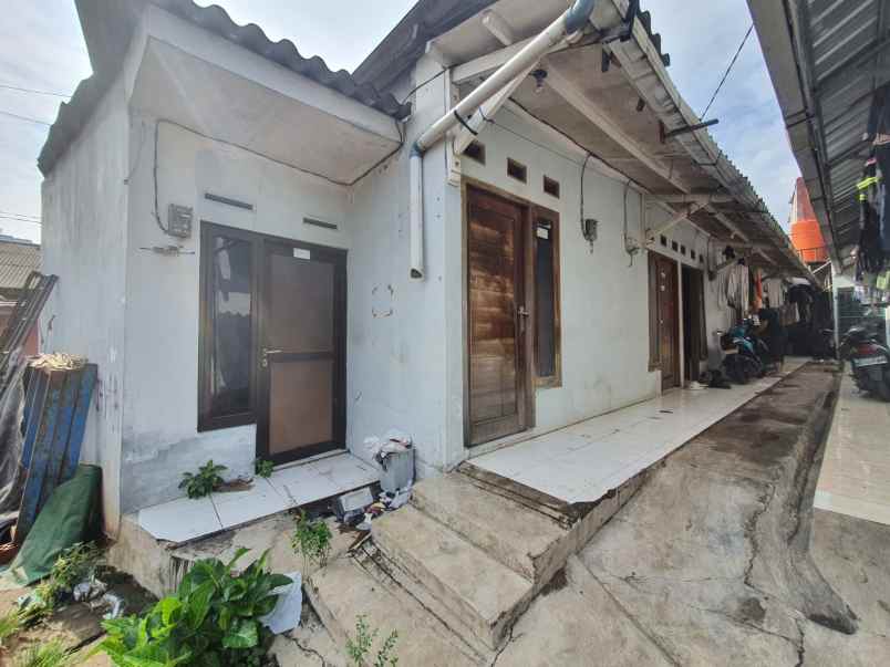 dijual kost lengkong gudang timur