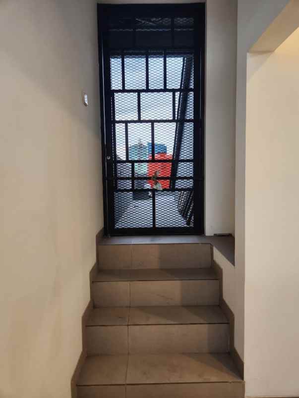 dijual kost menteng jakarta selatan