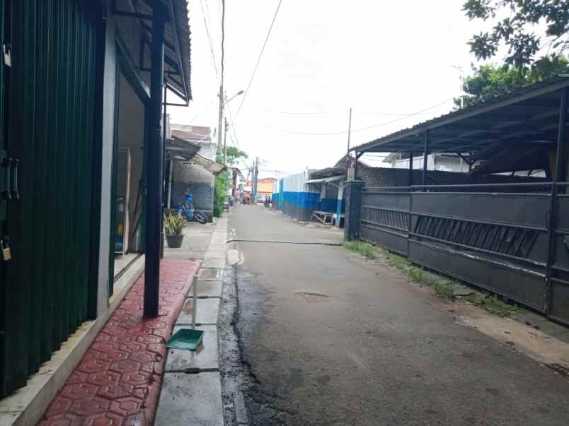 dijual lahan kosong lokasi bagus pinggir jalan raya