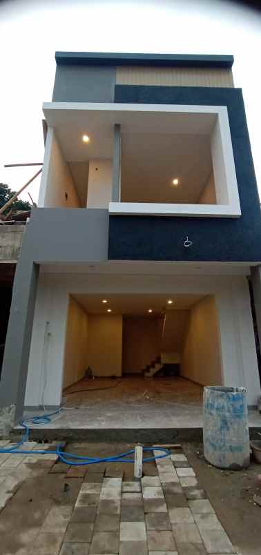 dijual ruko gudang kantor jl raya curug bojongsari depok