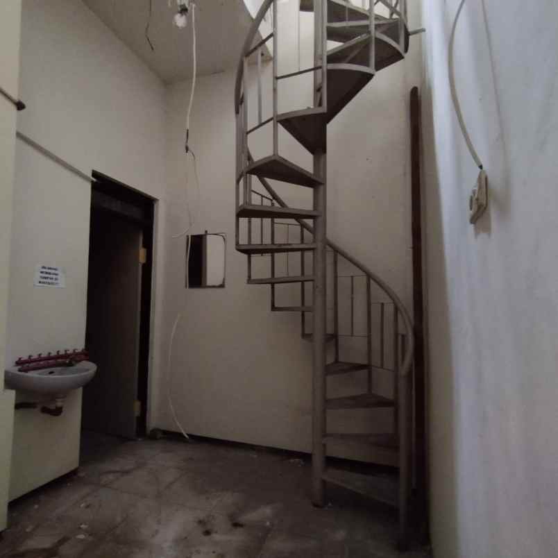 dijual ruko gudang kantor panjang jiwo