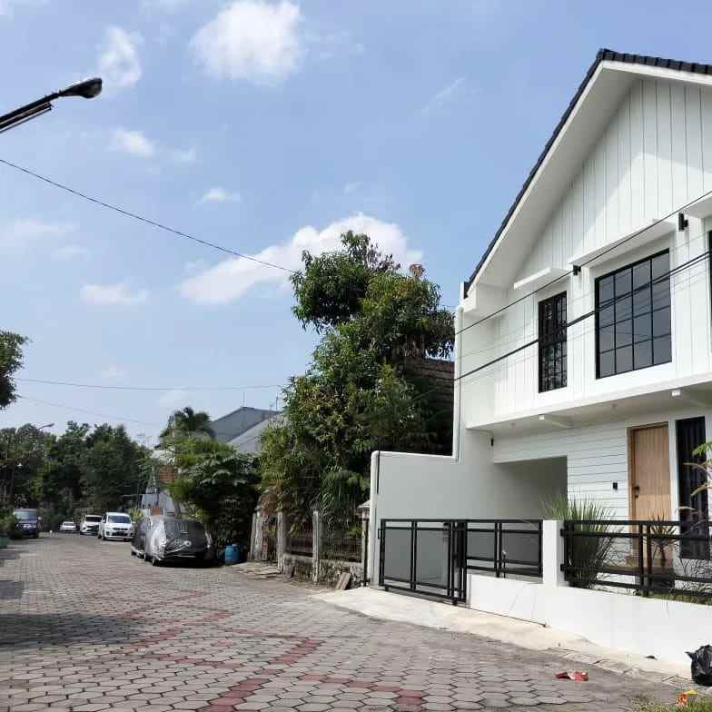 dijual rumah 1 9 km ke kampus uii jakal