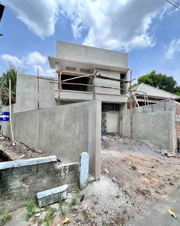 dijual rumah 2 lantai mewah murah dekat tugu jogja