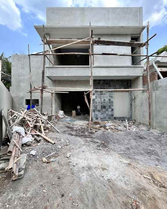 dijual rumah 2 lantai mewah murah dekat tugu jogja