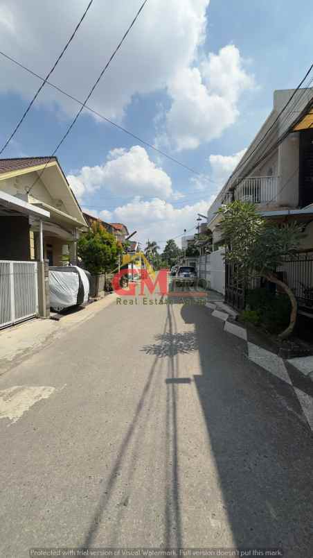 dijual rumah antapani