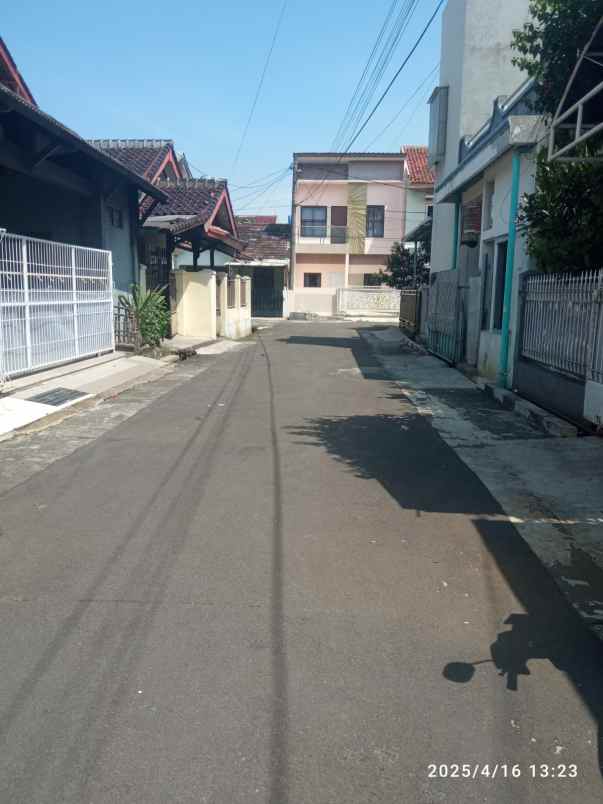 dijual rumah antapani