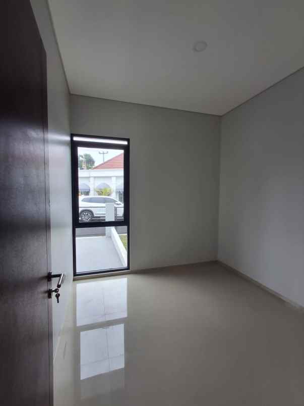 dijual rumah antapani