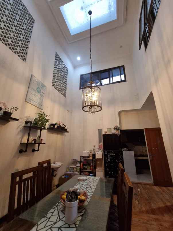 dijual rumah antapani