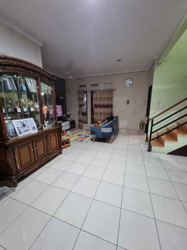 dijual rumah antapani
