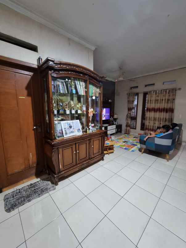 dijual rumah antapani